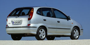 Nissan Almera Tino