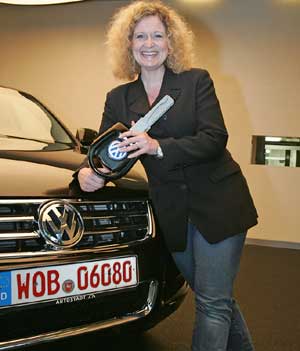 Susanne Frhlich und VW Touareg 