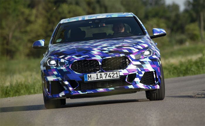 BMW 2er Gran Coup bei seiner Erprobung im Mnchner Norden