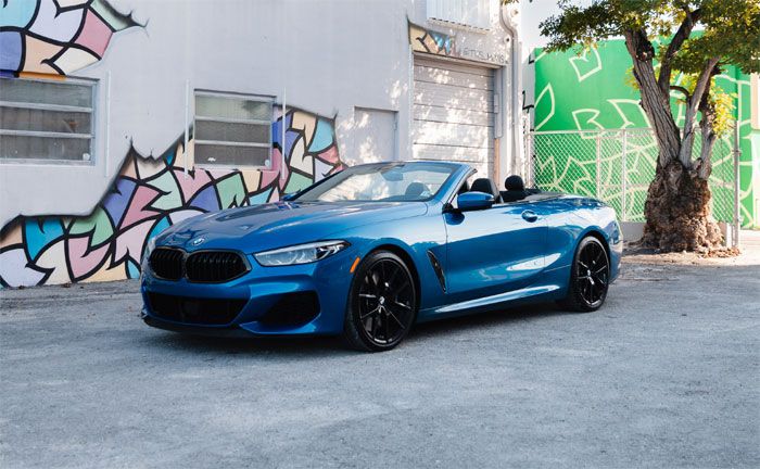 BMW M850i xDrive Cabrio in Miami mit Street Art Knstler Spencer MAR Guilburt