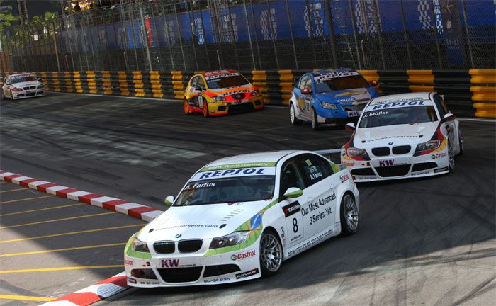 BMW 320si und Jrg Mller