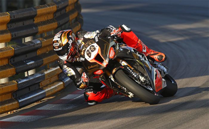 Macau Motorcycle Grand Prix: Peter Hickman (GBR), #88 BMW S 1000 RR, MGM by Bathams, BMW Motorrad Motorsport