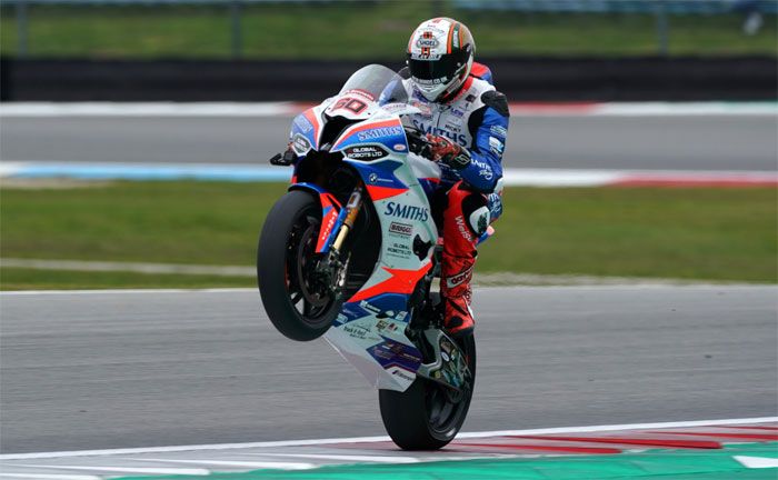 British Superbike Championship in Assen (NED): BMW Pilot Peter Hickman #60 (UK), BMW S1000RR (Team Smiths Racing)