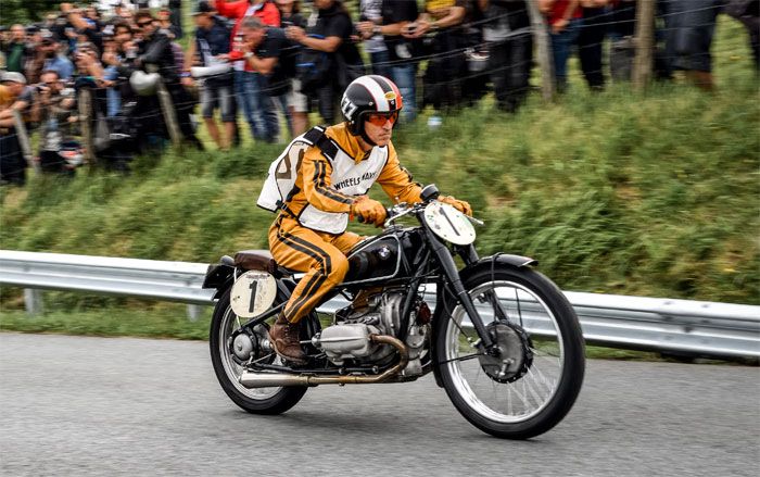 BMW Motorrad Classic auf dem Wheels and Waves Festival: "Punks Peak" Rennen