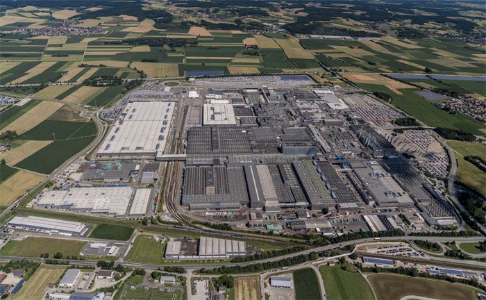 Luftaufnahme des BMW Group Werks Dingolfing