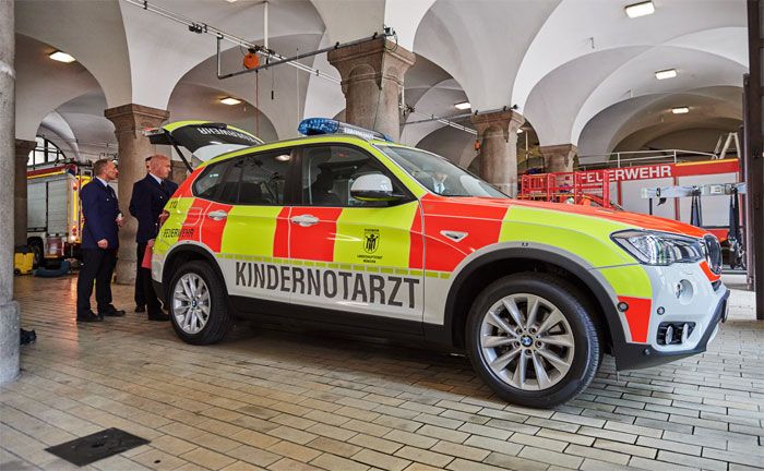 BMW X3 fr den Kindernotarztdienst der Berufsfeuerwehr Mnchen