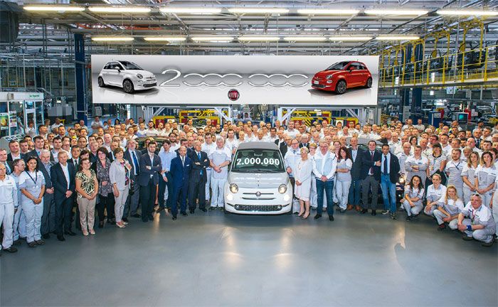 Zweimillionster Fiat 500 im Werk Tichy