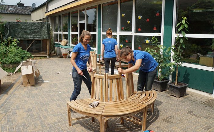 Ford Ehrenamtler bei der Neugestaltung der Kindertagessttte Arche Noah in Forsbach