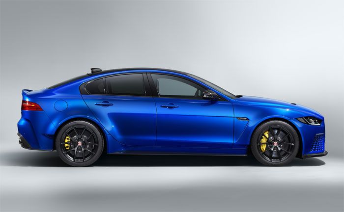 Jaguar XE SV Project 8 - Seitenansicht