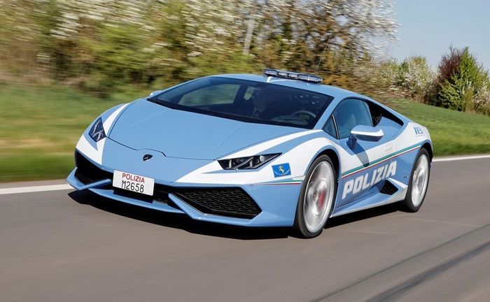 Lamborghini Huracn Polizia dynamic