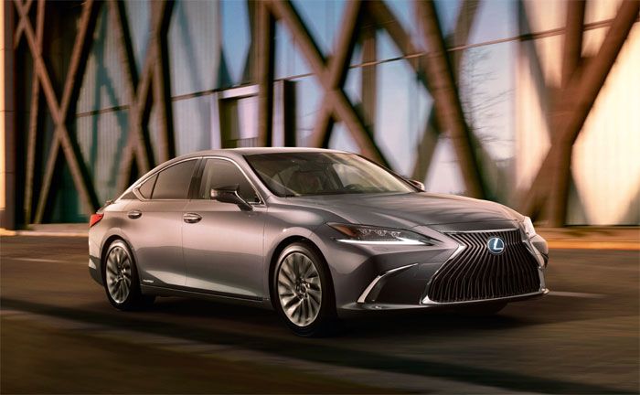 Lexus ES der 7. Generation feiert Europa-Debt