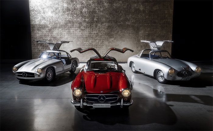 V.l.n.r.: Mercedes-Benz 300 SL Rennsportprototyp (W 194/11) fr die Saison 1953, Mercedes-Benz 300 SL Coup (W 198) von 1957, Mercedes-Benz 300 SL Rennsportwagen (W 194) von 1952. (Foto: Mercedes-Benz Classic)