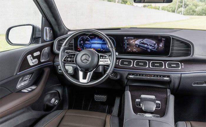 Mercedes-Benz GLE in mojavesilber - Interieur: Leder Rough espressobraun/magmagrau, Zierelemente Holz Walnuss braun offenporig