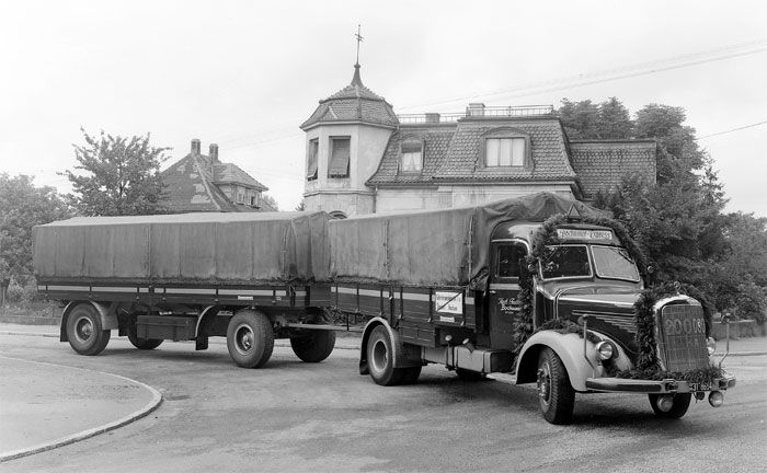 Mercedes-Benz L 6600, Pritschenwagen der Baureihe 304 als Gliederzug mit zweiachsigem Anhnger