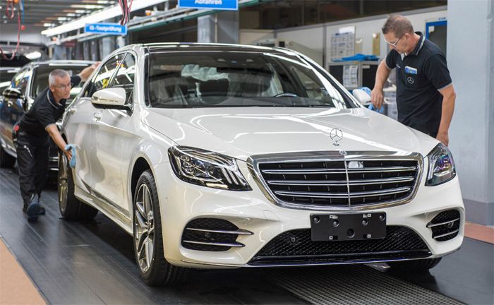 Endmontage der neuen S-Klasse im Mercedes-Benz Werk Sindelfingen.