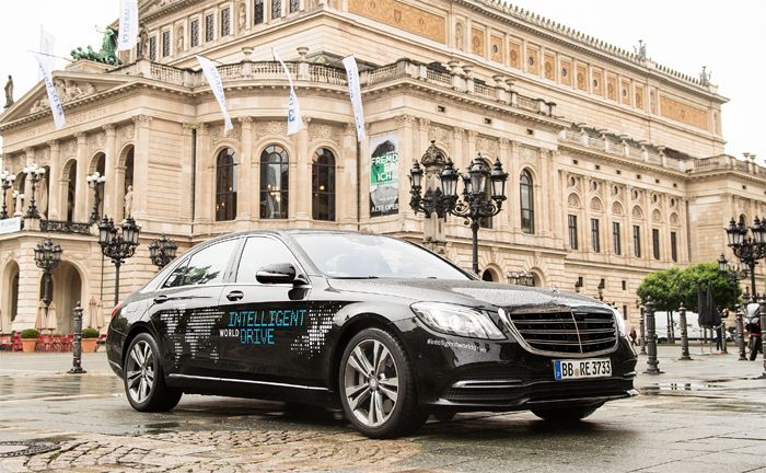 Mercedes-Benz S-Klasse auf Testfahrt