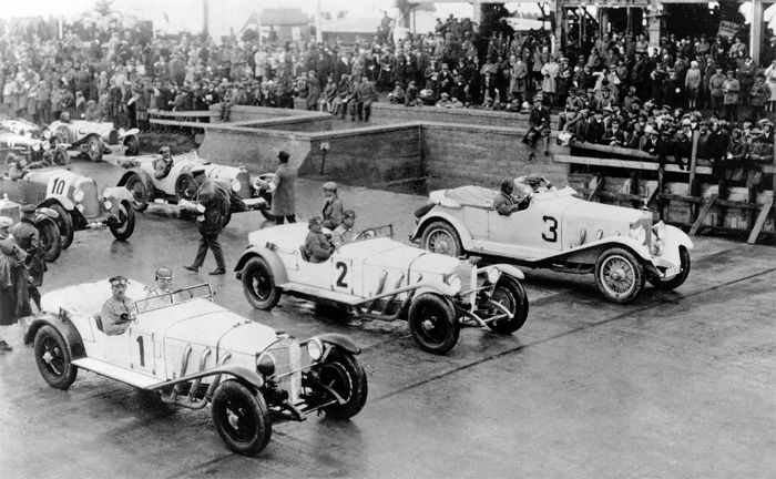 Erffnungsrennen auf dem Nrburgring, 19. Juni 1927. Von links: Der sptere Sieger Rudolf Caracciola, Adolf Rosenberger (beide Mercedes-Benz Typ S, rechts Rittmeister von Mosch (Mercedes-Benz Modell K)