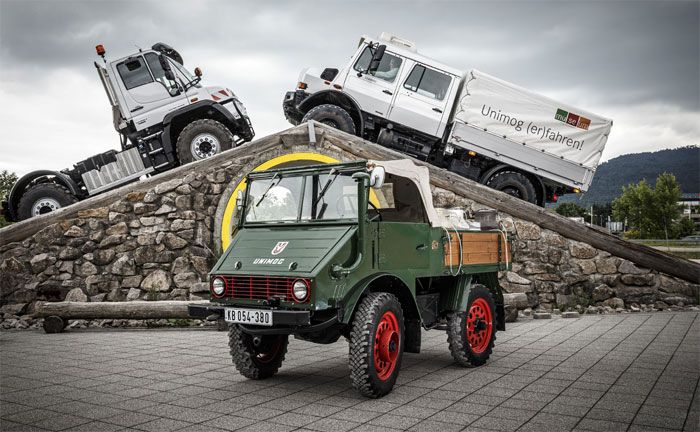 Unimog Gertetrger U 527, Unimog U 2010 (1953), Unimog U 4000 Doppelkabine (2012) (v.l.n.r)