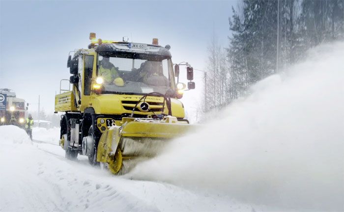 Mercedes-Benz Unimog U 427 2-Wege (fr Strae und Schiene)