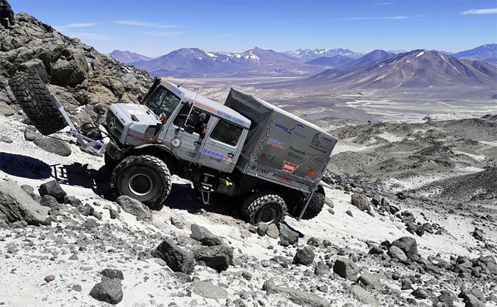 Hochgelndegngige Unimog U 5023 erzielen Hhenweltrekord mit 6.694 Metern in Chile