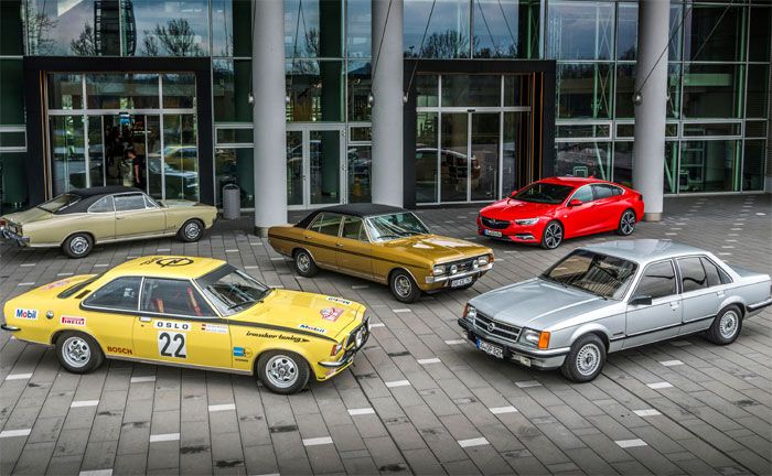 Jubilumstreffen: Vier Fahrzeuge der Commodore-Generationen A, B und C werden vom neuen Insignia Grand Sport begleitet.