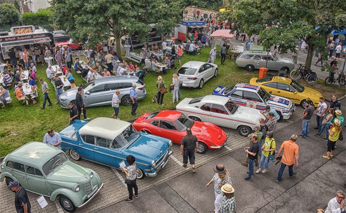 Klassikertreffen an den Rsselsheimer Opelvillen