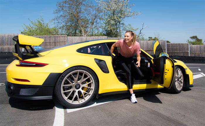 Maria Sharapova im Porsche 911 GT2 RS