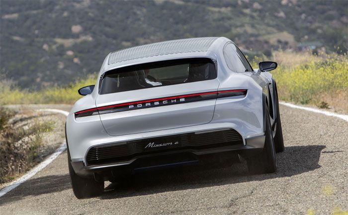 Porsche Konzeptstudie Mission E Cross Turismo