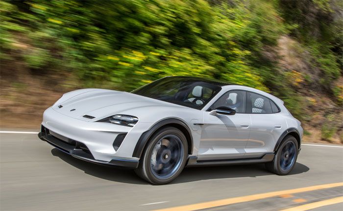 Porsche Konzeptstudie Mission E Cross Turismo - Heckansicht