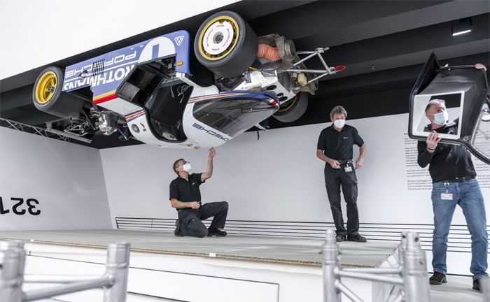 Spektakulrer Exponate-Tausch im Porsche Museum.