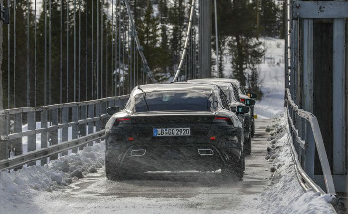 Porsche Taycan bei Langstreckentests in Skandinavien