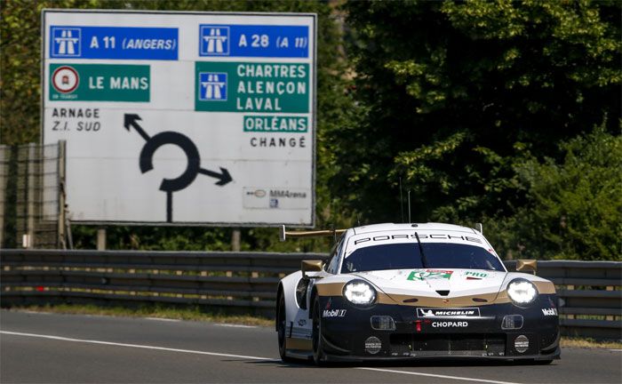 WEC in Le Mans: Porsche 911 RSR, Porsche GT Team (92), Michael Christensen (DK), Kvin Estre (F)