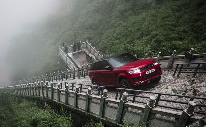 Range Rover Sport Plug-in Hybrid meistert Dragon Road