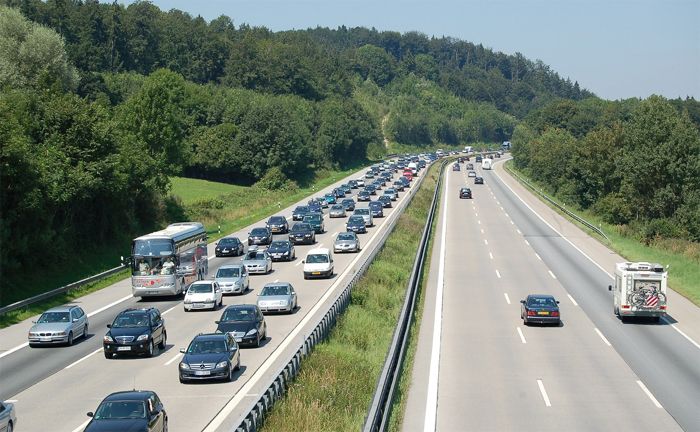 Staubilanz: Hochbetrieb auf Deutschlands Autobahnen