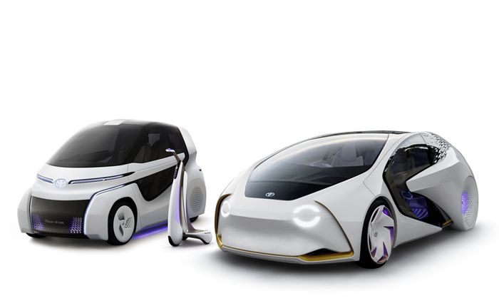 Toyota Concept-i RIDE und WALK für Rollstuhlfahrer und Fußgänger