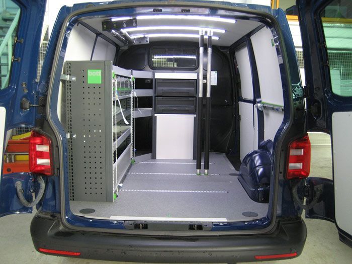 VW Crafter mit bott vario Regalsystem