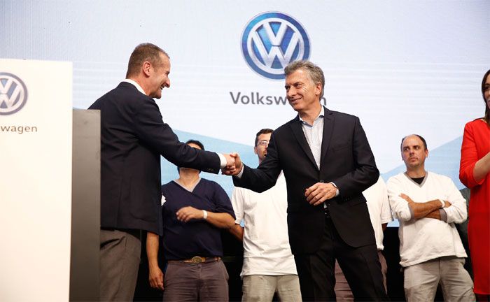 Volkswagen Markenchef Dr. Herbert Diess und Argentiniens Prsident Mauricio Macri