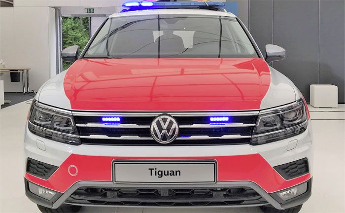 Volkswagen Tiguan Allspace als Notarzteinsatzfahrzeug auf der RETTmobil