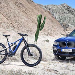 Das neue SPECIALIZED for BMW Turbo Levo FSR 6Fattie und der neue BMW X3 xDrive M40i