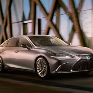 Lexus ES der 7. Generation feiert Europa-Debt