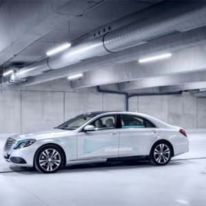 Mercedes-Benz S-Klasse verfügt über eine 360-Grad-Lichtsignalisation