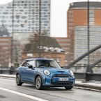 MINI Cooper SE auf Entdeckungstour durch Hamburg