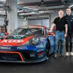 DTM-Siegerfahrzeug Porsche 911 GT3 R (Generation 991): Armin Burger, Laurin Heinrich und Timo Bernhard (v.l.n.r.)