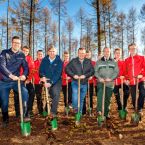 Porsche frdert Pflanzaktion fr Trinkwasserwald im Leipziger Neuseenland