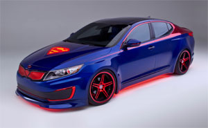 Kia Optima Hybrid als Superman-Mobil