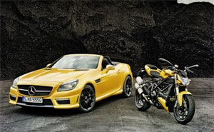 Mercedes-Benz SLK 55 AMG und Ducati Streetfighter 848