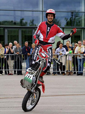 Motorrad-Stunt