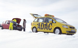 ADAC Abschleppdienst im Winter