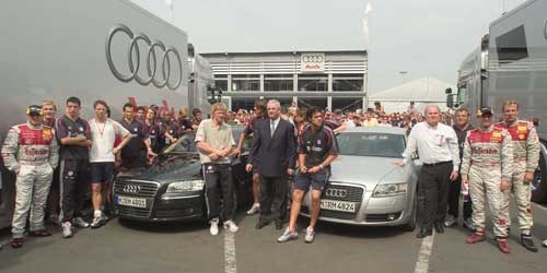 FC Bayern Mnchen mit Audi Werksfahrern und Dr. Martin Winterkorn