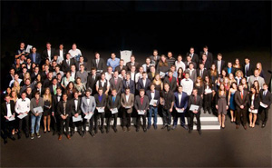 Stolze Gesichter im Audi Forum Neckarsulm: 123 Auszubildende und 19 Studierende der Dualen Hochschule Baden-Wrttemberg erhalten ihre Abschlusszeugnisse